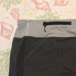 Lululemon Grey Capri Leggings SIZE 10!